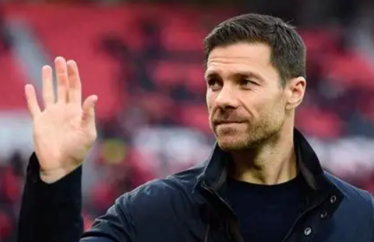 从纪录片视角看哈维&middot;阿隆索：人格魅力与执教特质